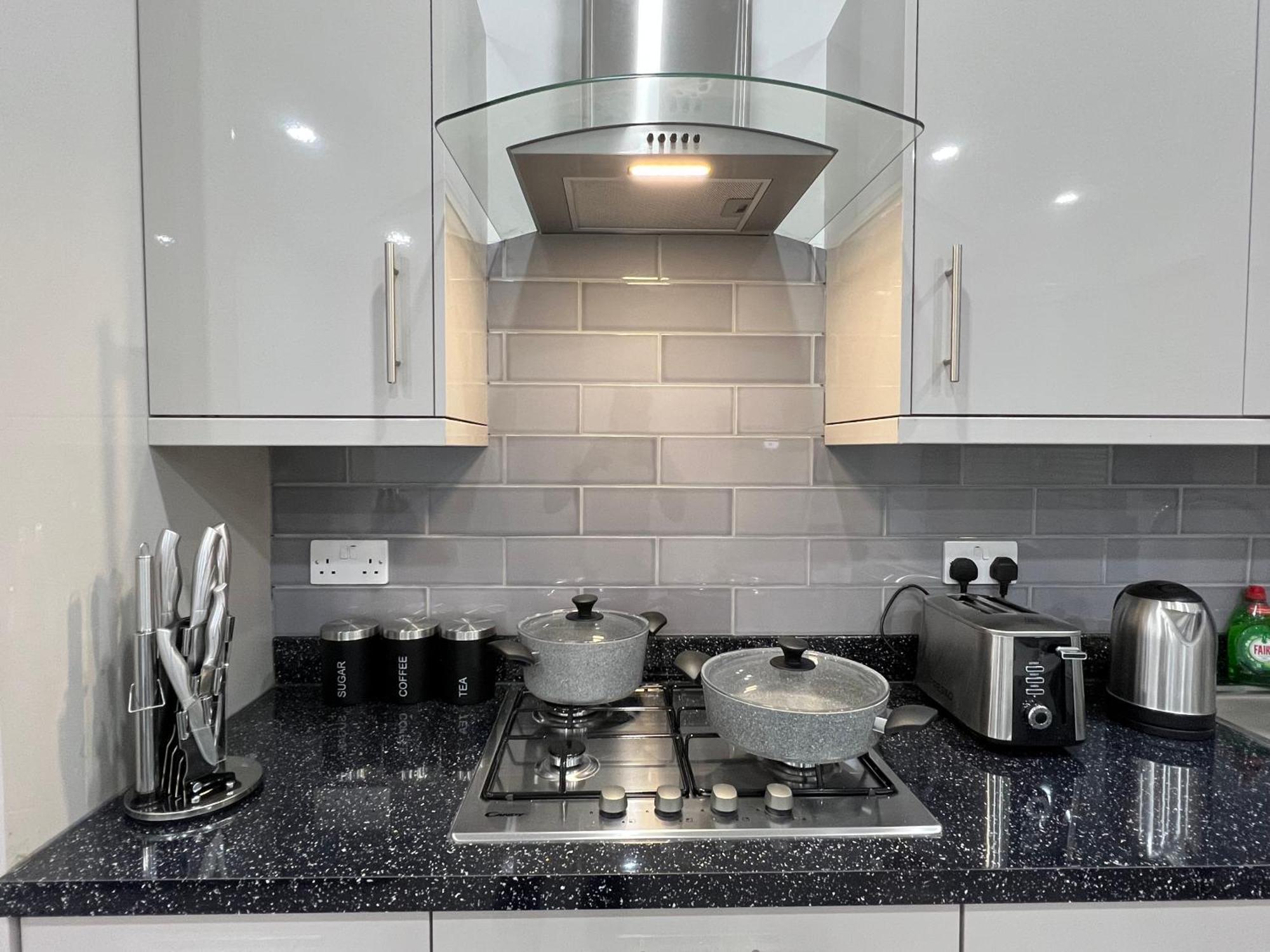 F4 Luxury Stays One Bed Apartment With Parking Ilford Eksteriør billede